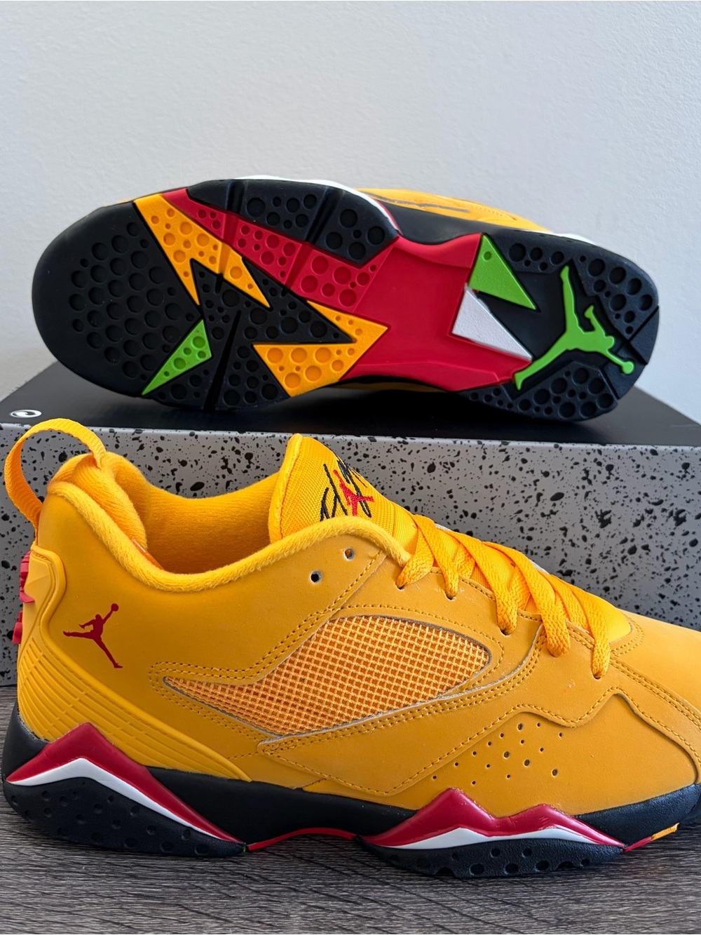 Men's Size 9 Nike Air Jordan MVP 92 Taxi Yellow University Red Sneaker